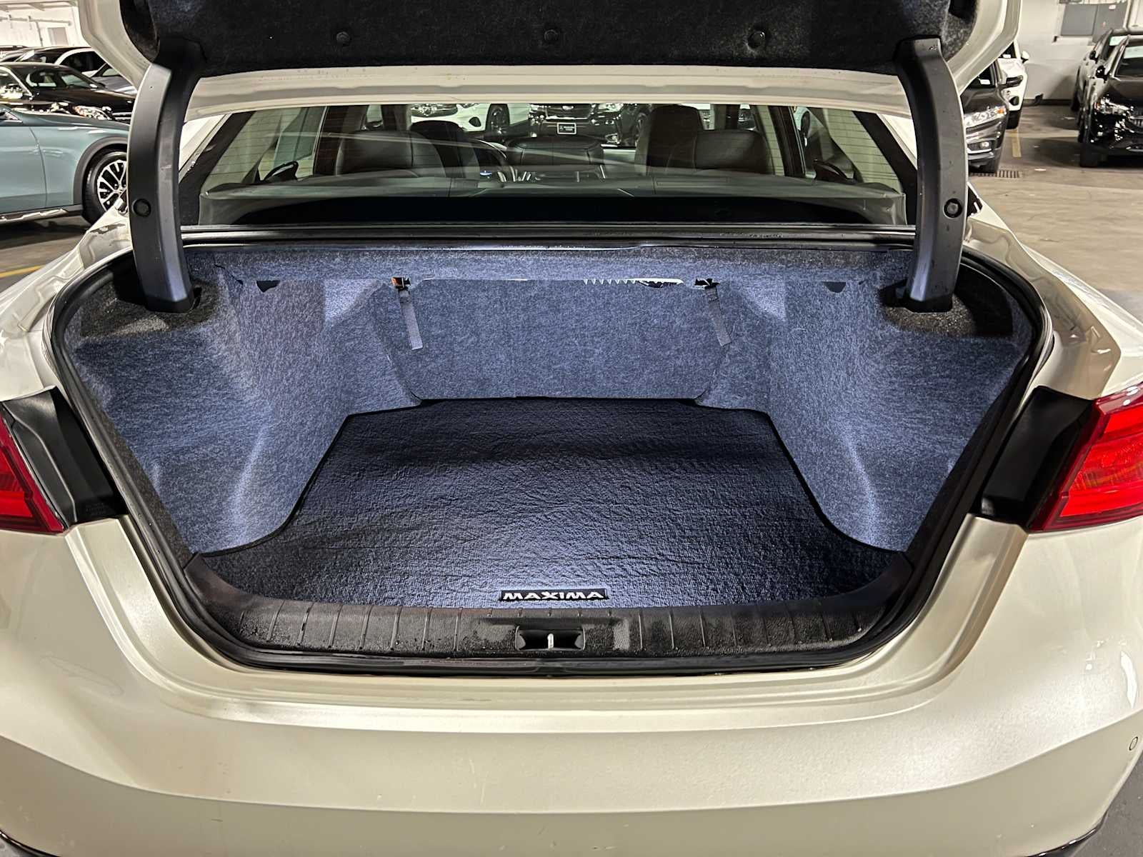 2017 Nissan Maxima SR