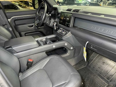 2025 Land Rover Defender X-Dynamic SE