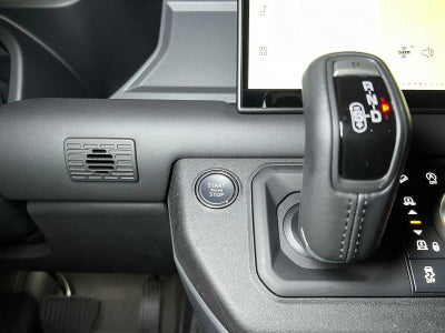 2025 Land Rover Defender X-Dynamic SE