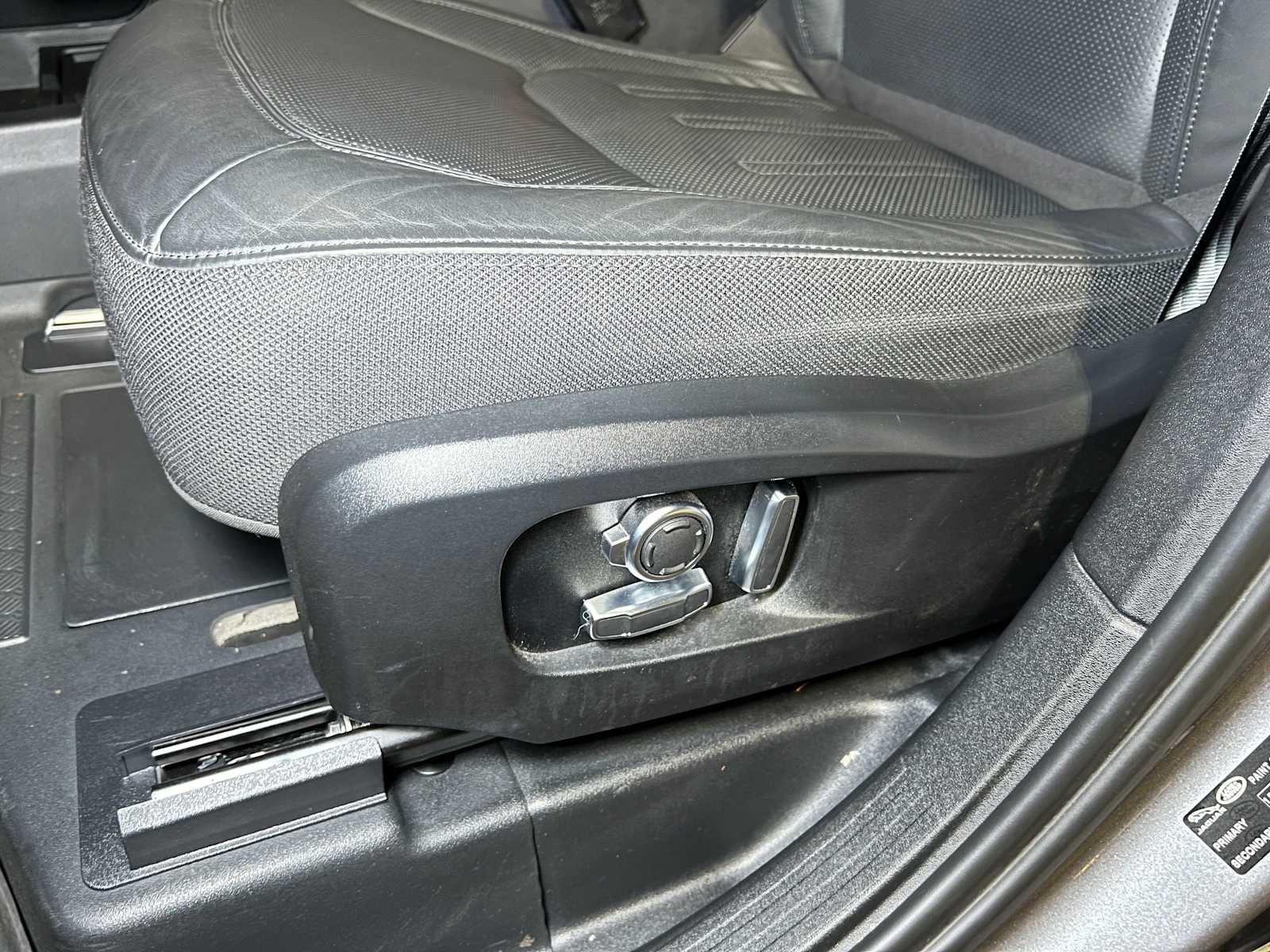 2024 Land Rover Defender X