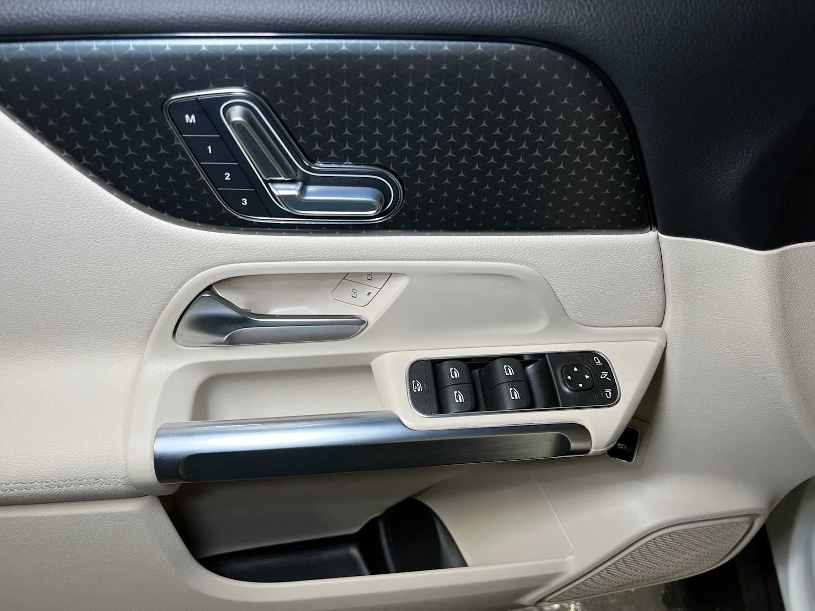 2025 Mercedes-Benz GLB GLB 250