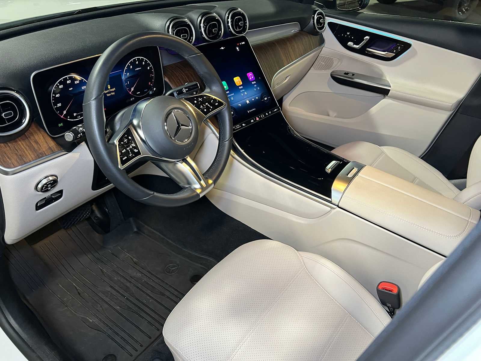 2025 Mercedes-Benz GLC GLC 300