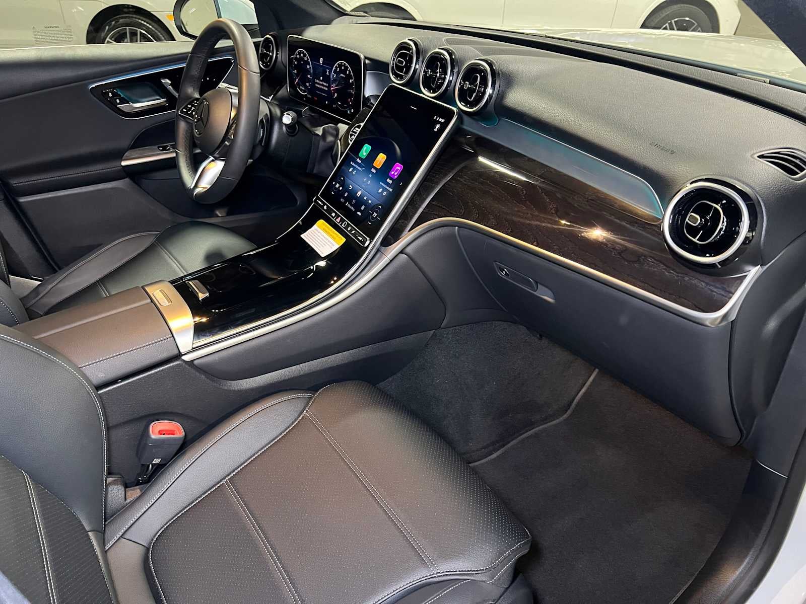 2025 Mercedes-Benz GLC GLC 300