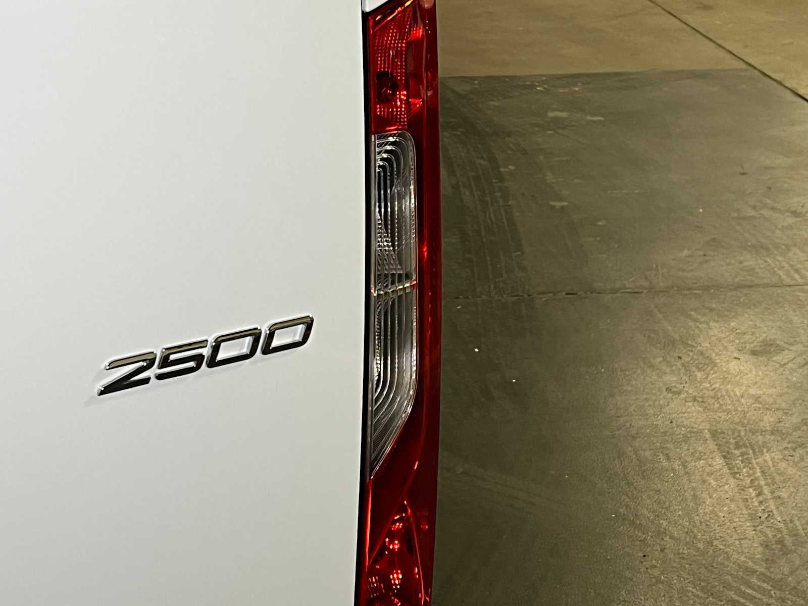 2025 Mercedes-Benz Sprinter 2500 Standard Roof I4 Diesel 144" RWD