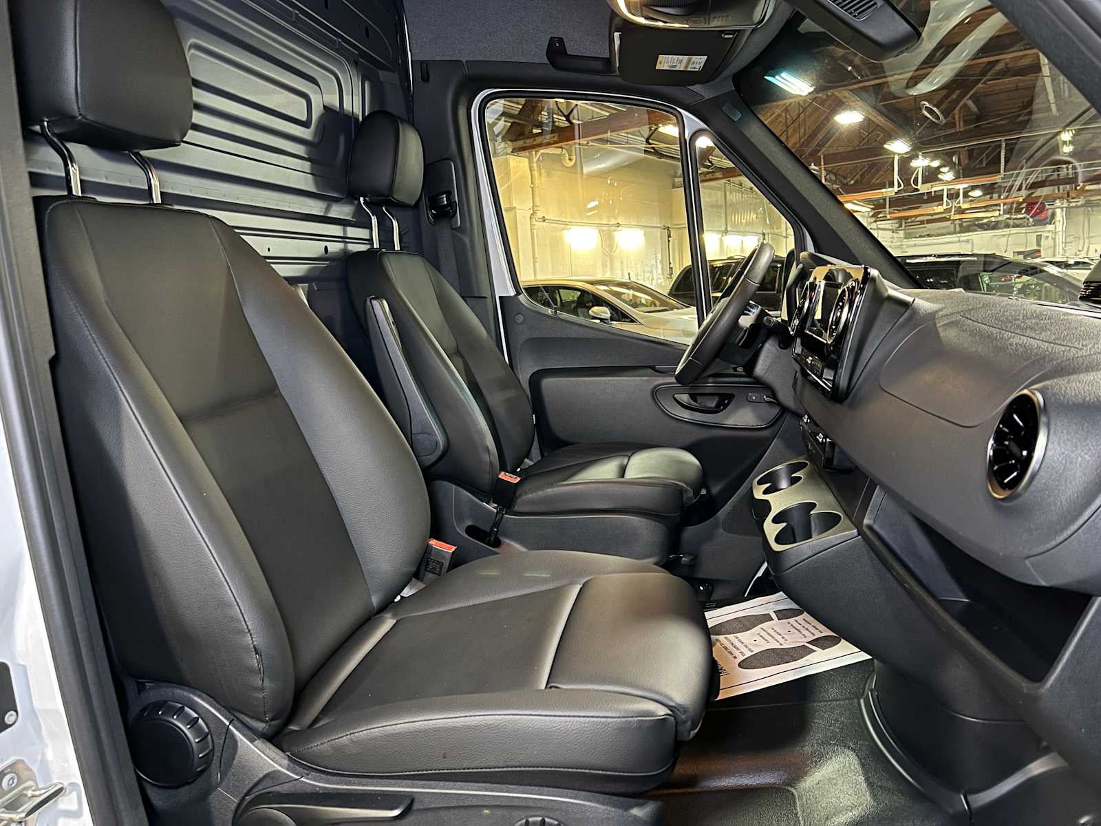 2025 Mercedes-Benz Sprinter 2500 Standard Roof I4 Diesel 144" RWD