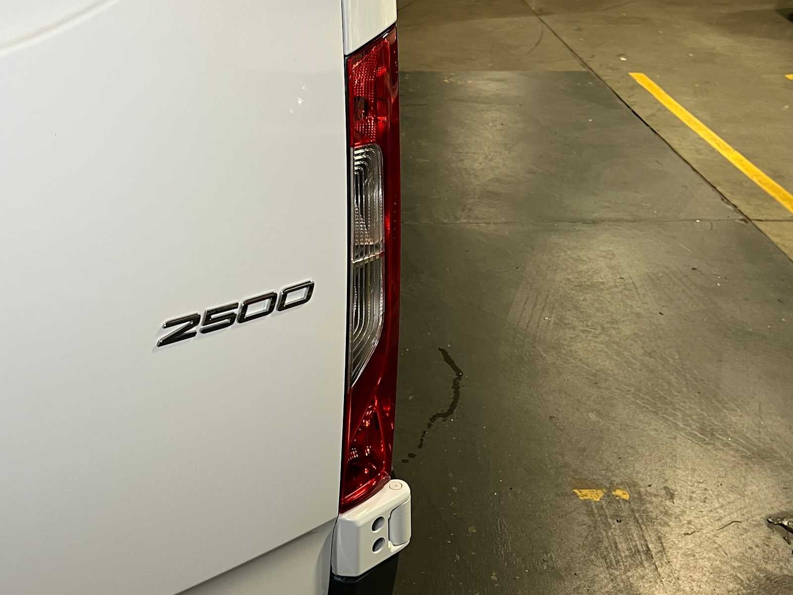 2025 Mercedes-Benz Sprinter 2500 Standard Roof I4 Diesel 144" RWD