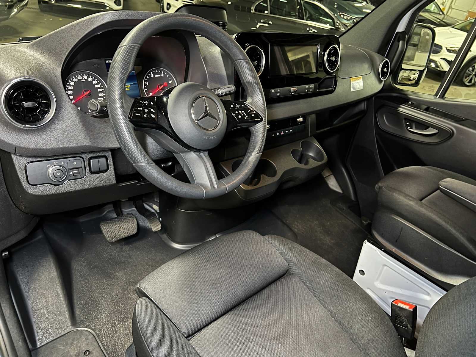 2025 Mercedes-Benz Sprinter 2500 Standard Roof I4 Diesel 144" RWD