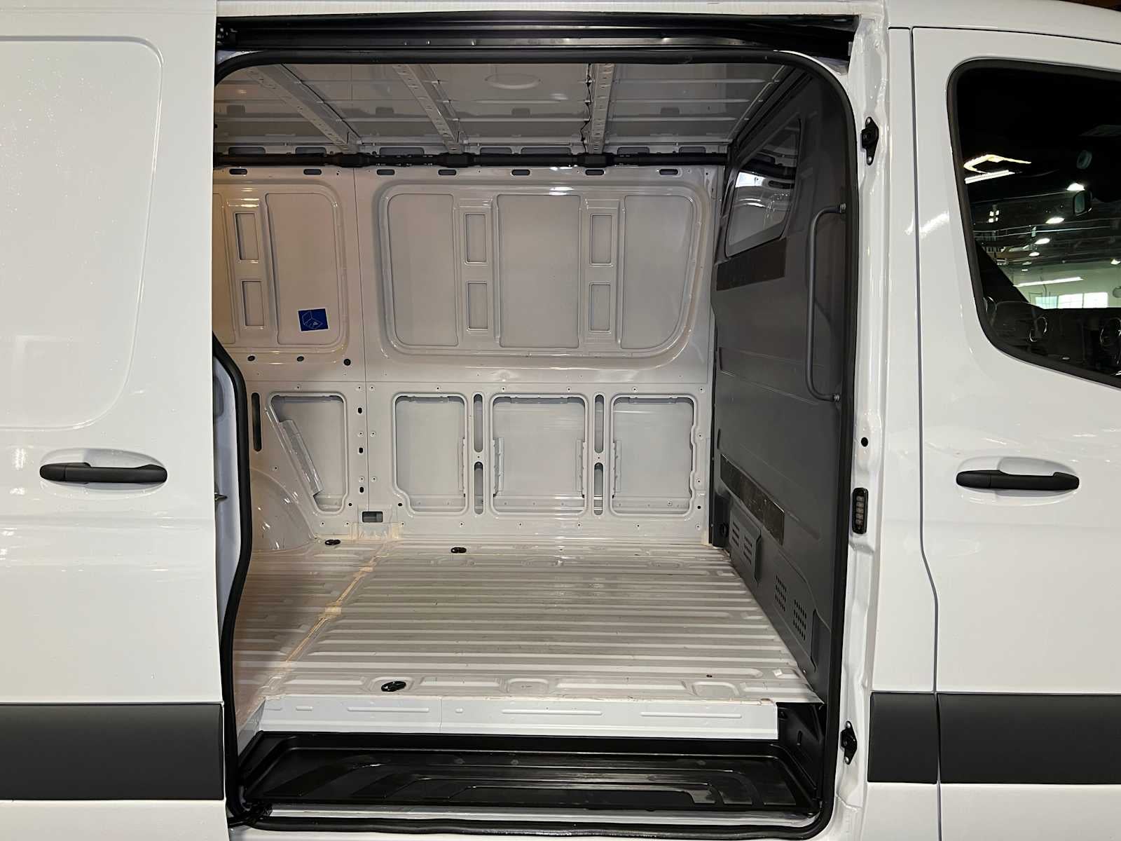 2025 Mercedes-Benz Sprinter 2500 Standard Roof I4 Diesel 144" RWD
