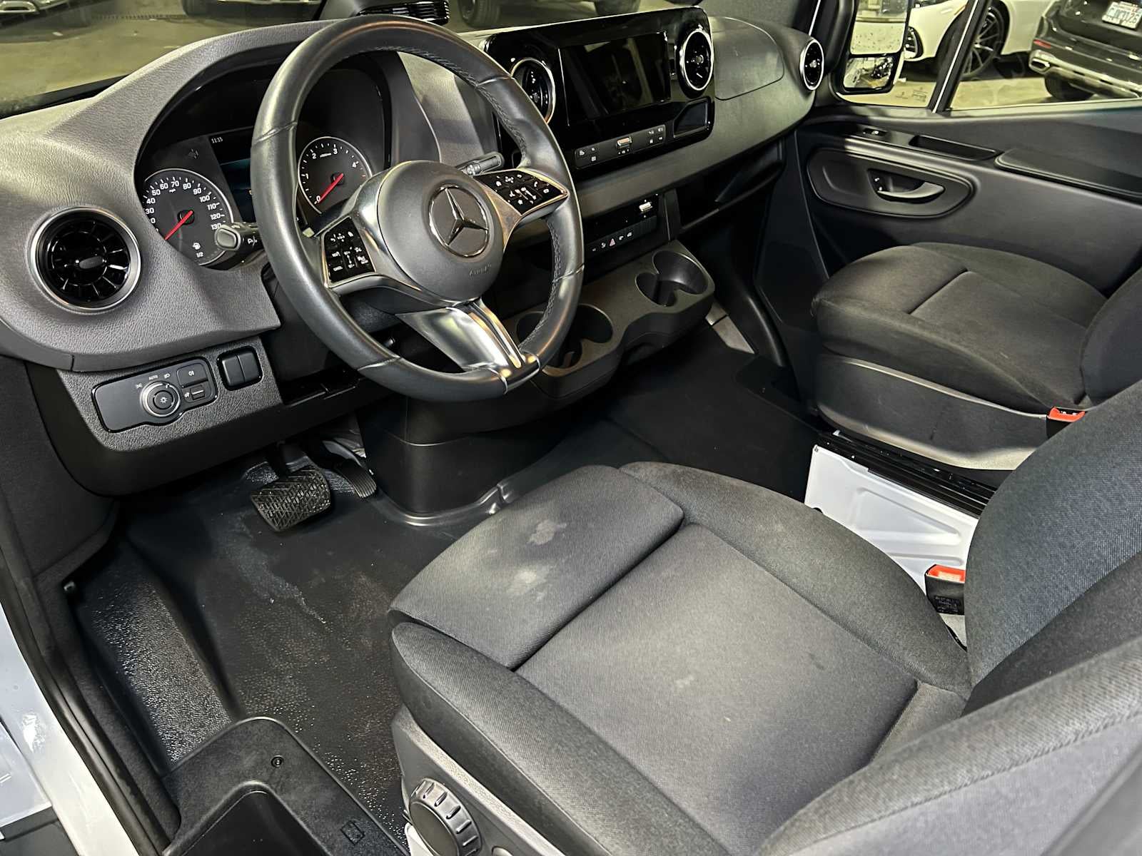 2025 Mercedes-Benz Sprinter 2500 Standard Roof I4 Diesel 144" RWD