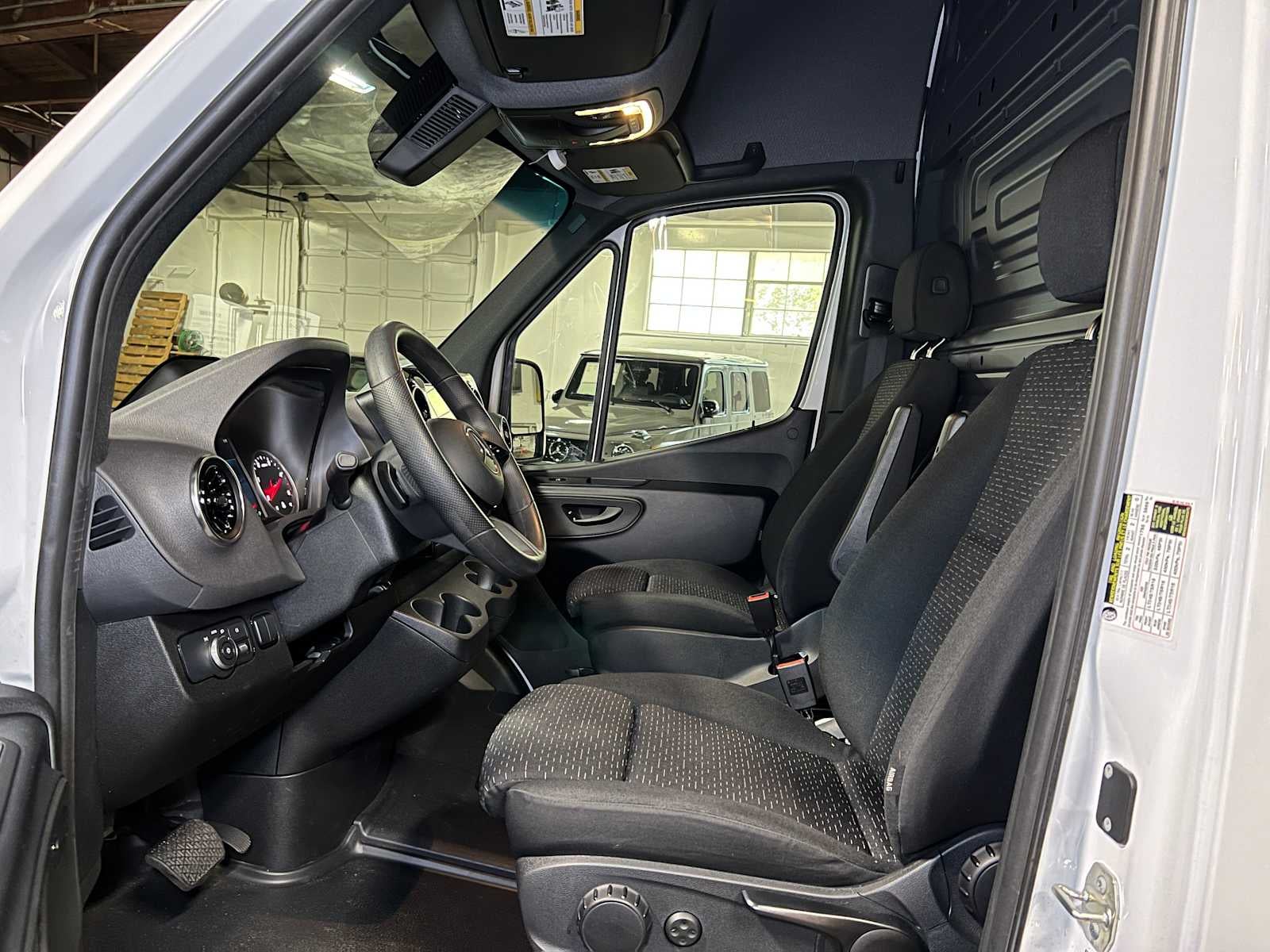 2025 Mercedes-Benz Sprinter 2500 Standard Roof I4 Diesel HO 144" RWD