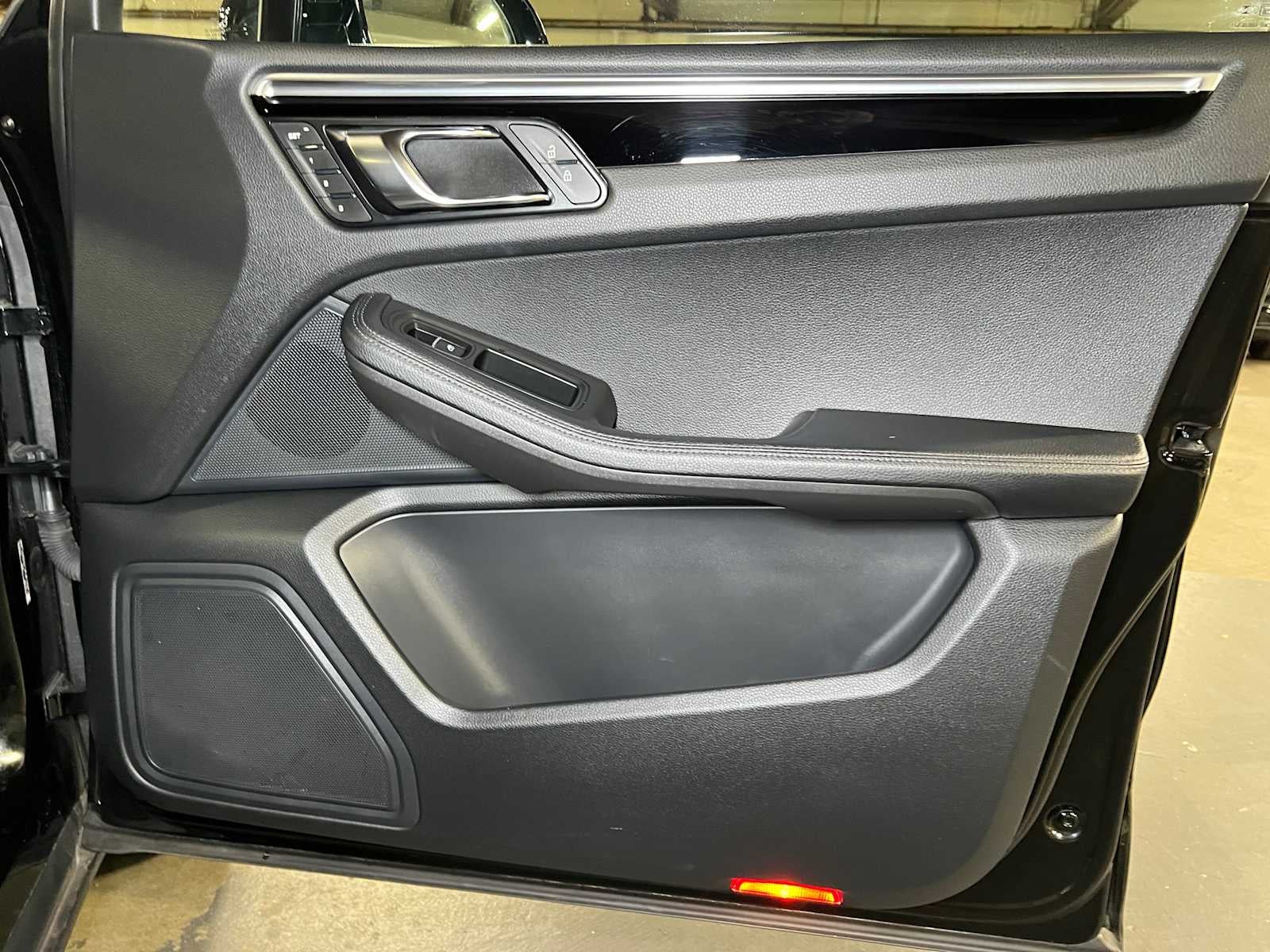 2024 Porsche Macan AWD