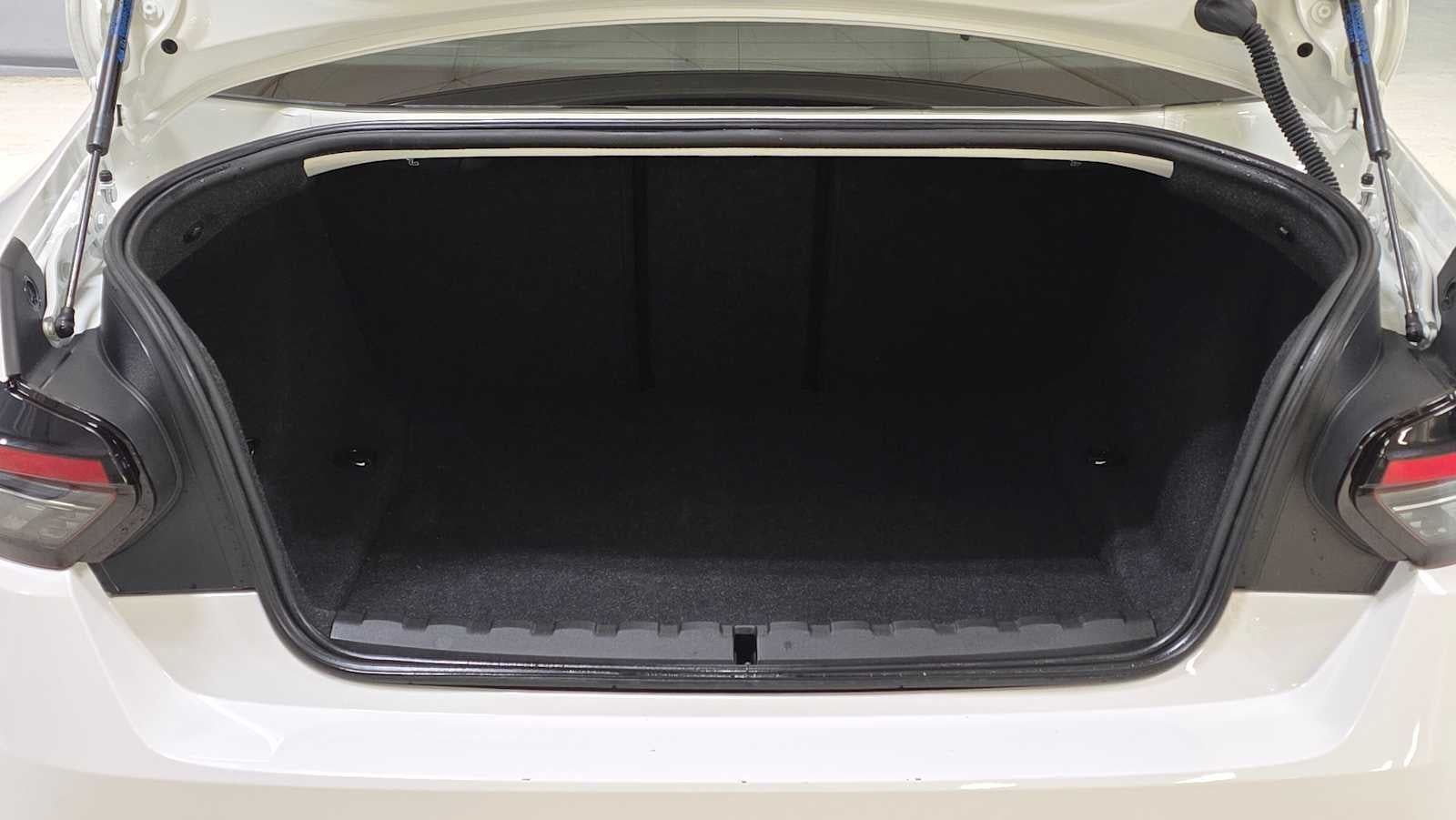 2025 BMW 2 Series M240i xDrive