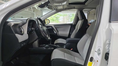 2017 Toyota RAV4 Hybrid XLE