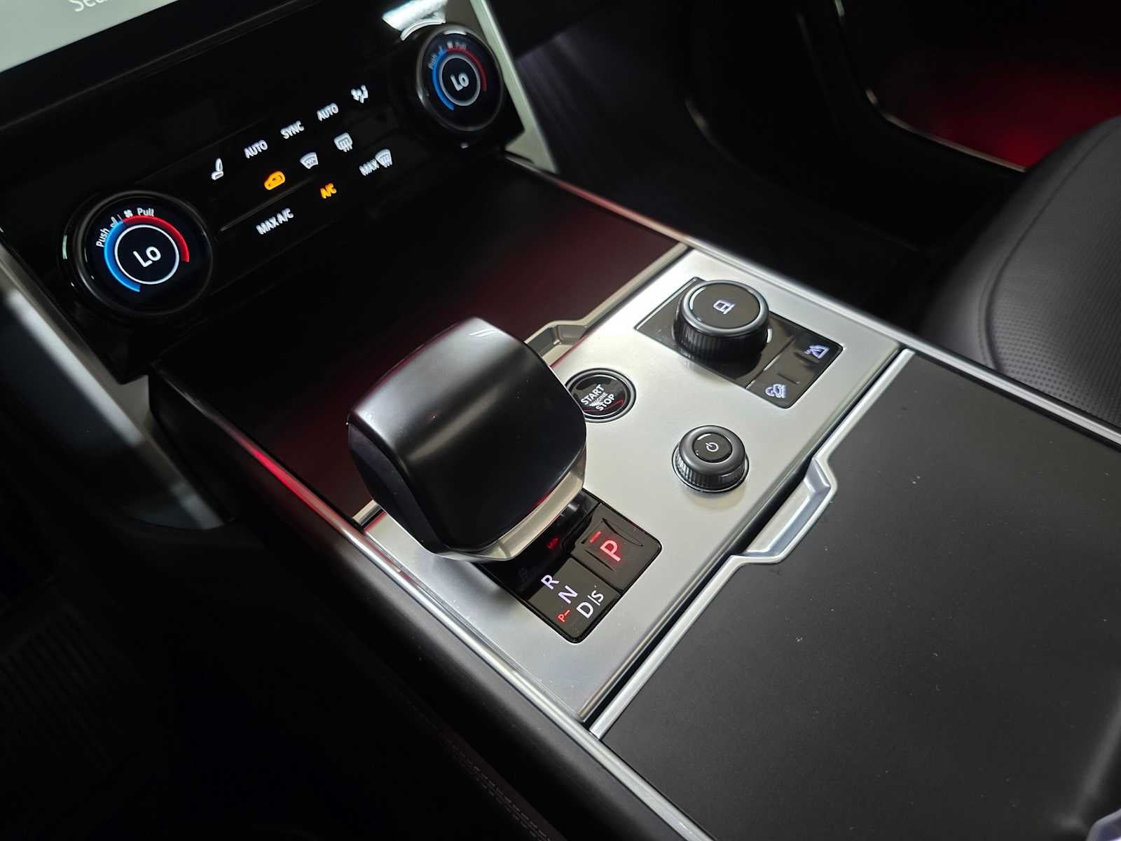 2023 Land Rover Range Rover SV