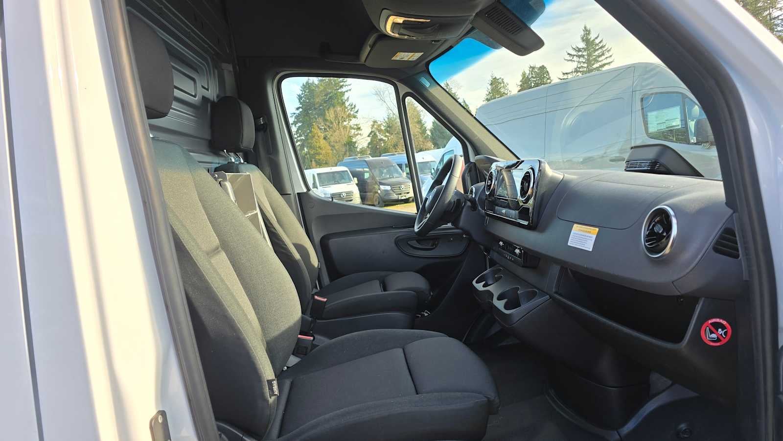 2025 Mercedes-Benz Sprinter 2500 Standard Roof I4 Diesel 144" RWD