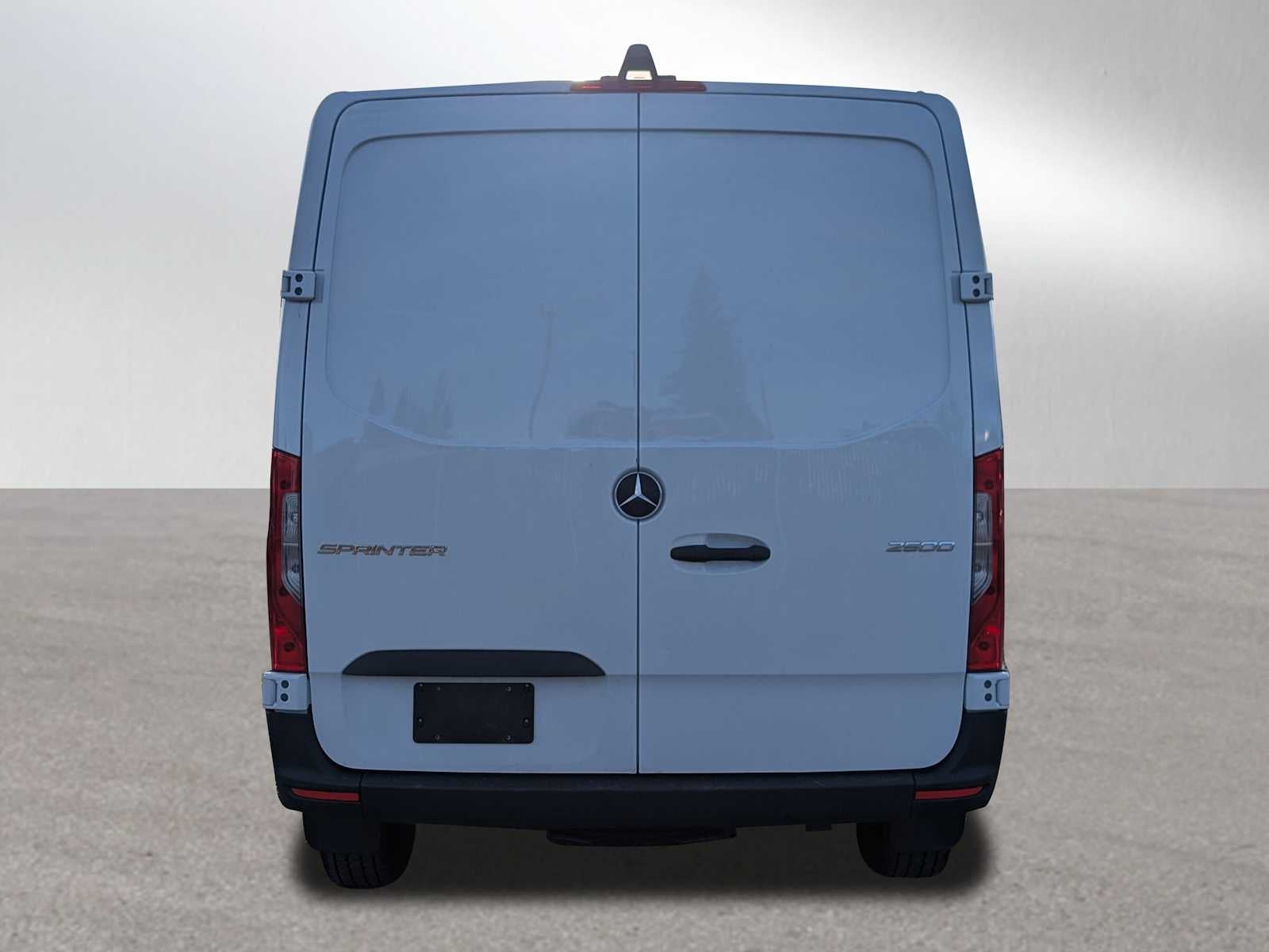 2025 Mercedes-Benz Sprinter 2500 Standard Roof I4 Diesel 144" RWD