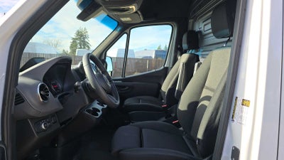 2025 Mercedes-Benz Sprinter 2500 Standard Roof I4 Diesel 144" RWD