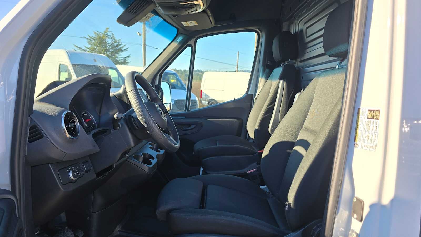 2025 Mercedes-Benz Sprinter 2500 Standard Roof I4 Diesel 144" RWD