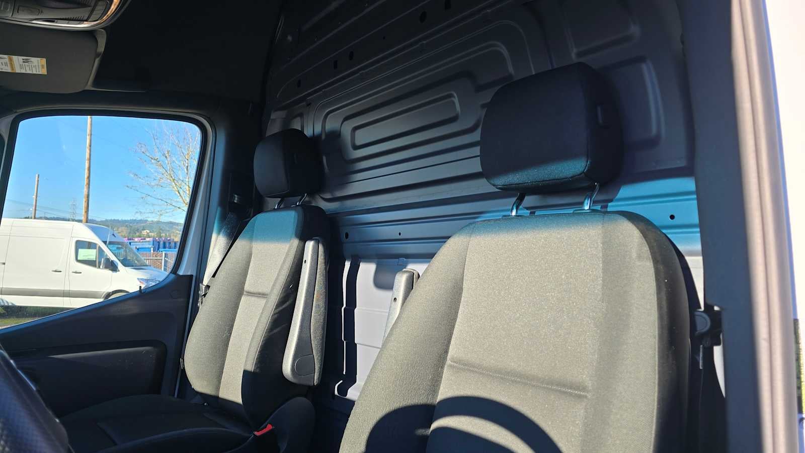 2025 Mercedes-Benz Sprinter 2500 Standard Roof I4 Diesel 144" RWD