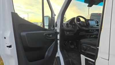 2025 Mercedes-Benz Sprinter 2500 Standard Roof I4 Diesel 144" RWD