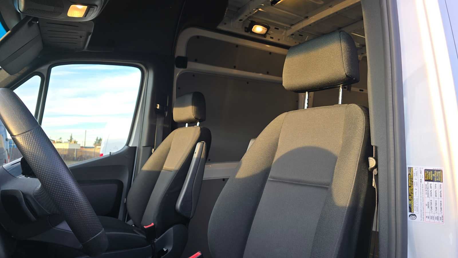 2025 Mercedes-Benz Sprinter 2500 High Roof I4 Diesel 170" RWD