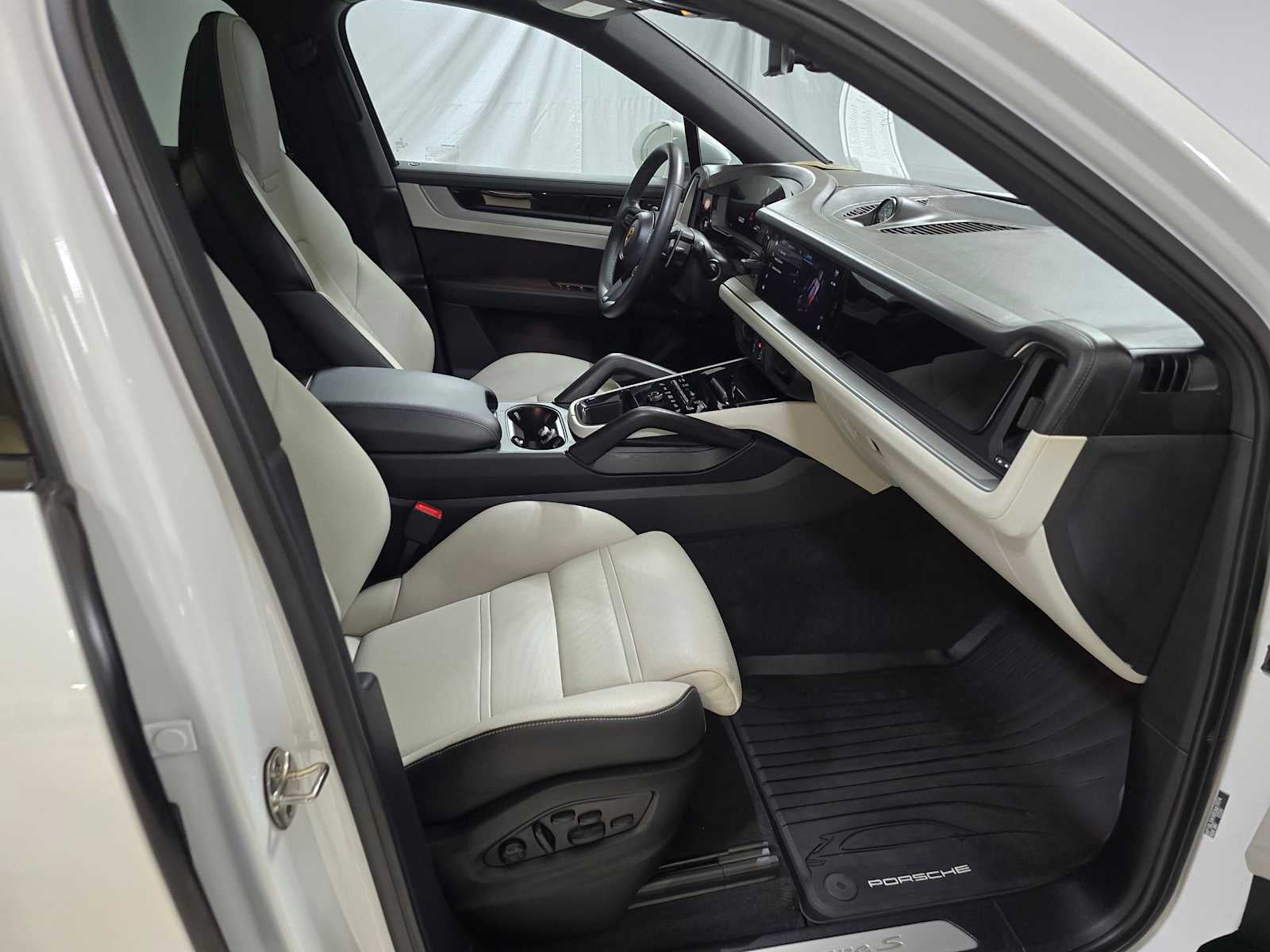 2024 Porsche Cayenne S