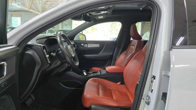 2020 Volvo XC40 Momentum