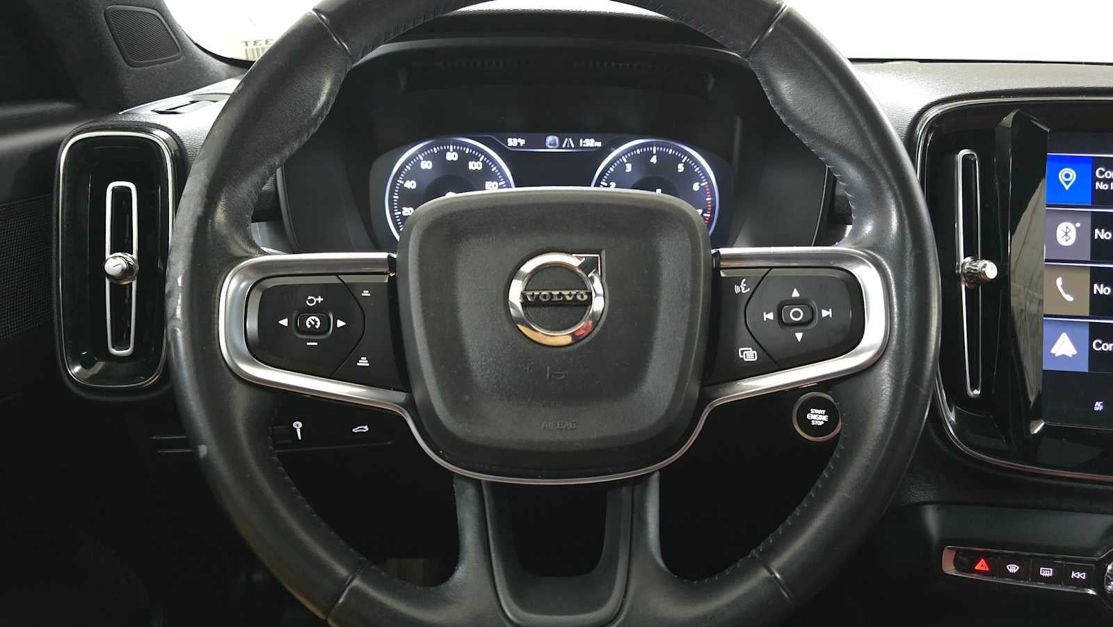 2020 Volvo XC40 Momentum