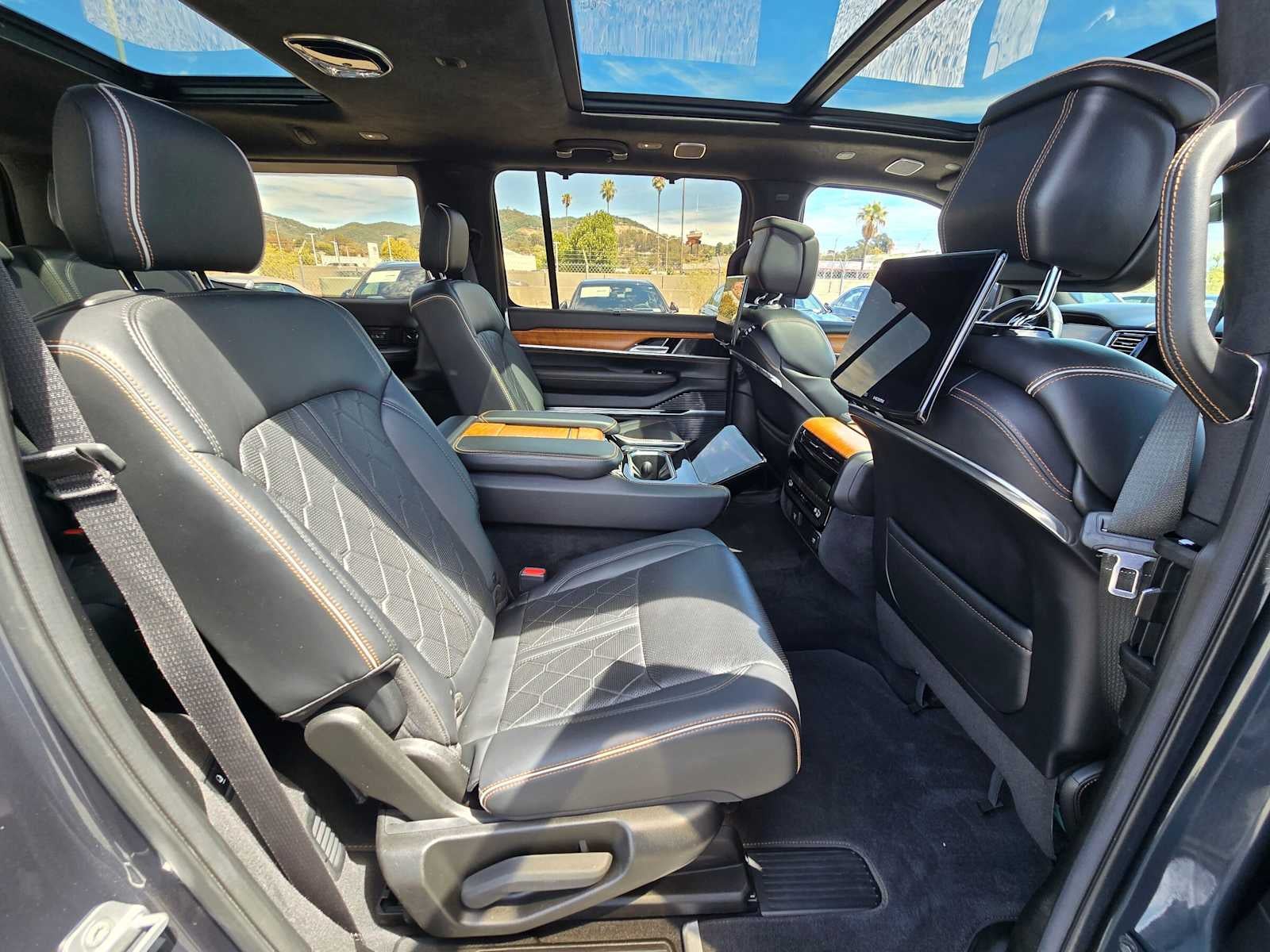 2022 Jeep Grand Wagoneer Series III