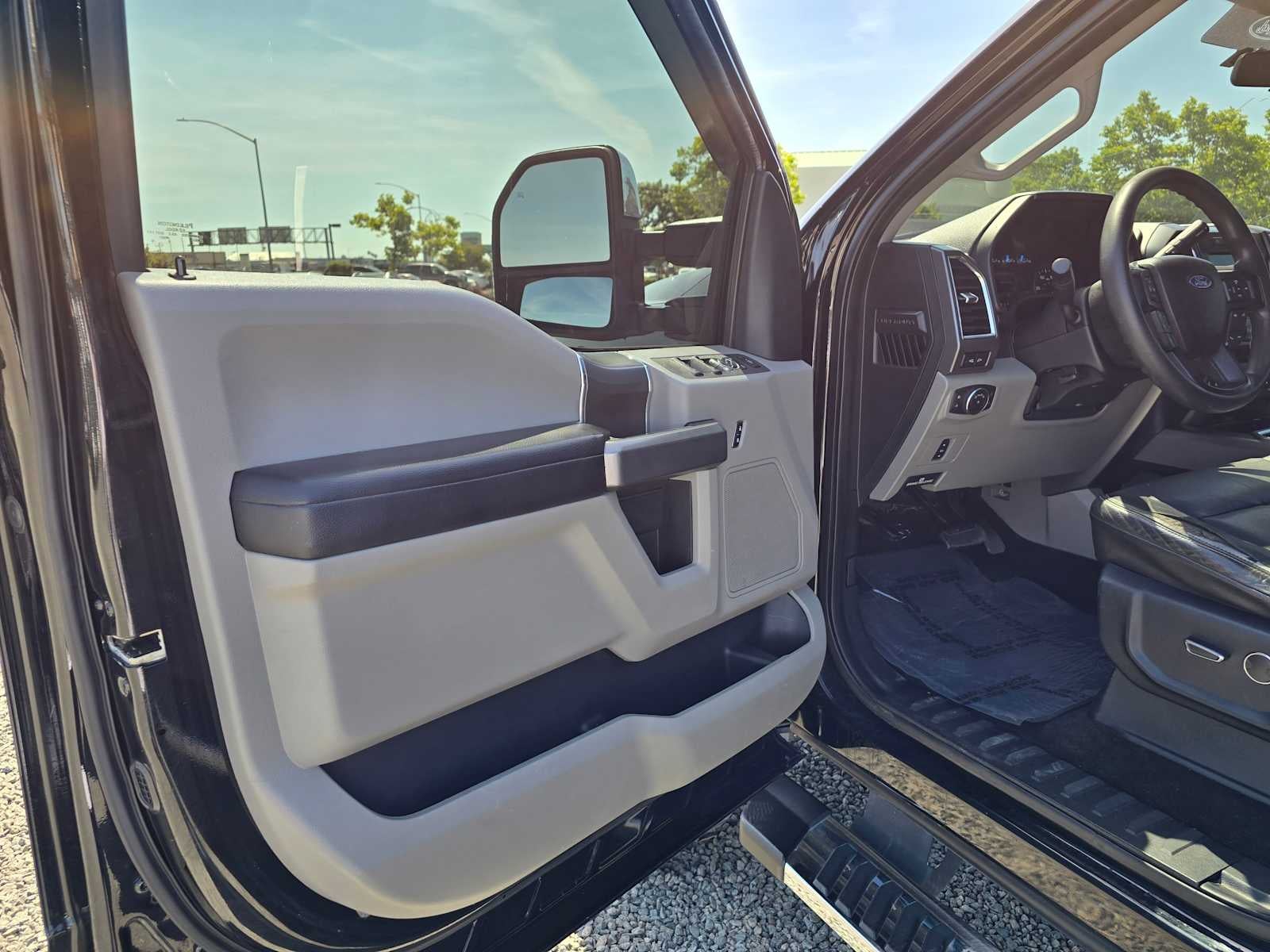 2017 Ford Super Duty F-250 Pickup XLT