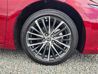 2025 Lexus ES 300h ES 300h