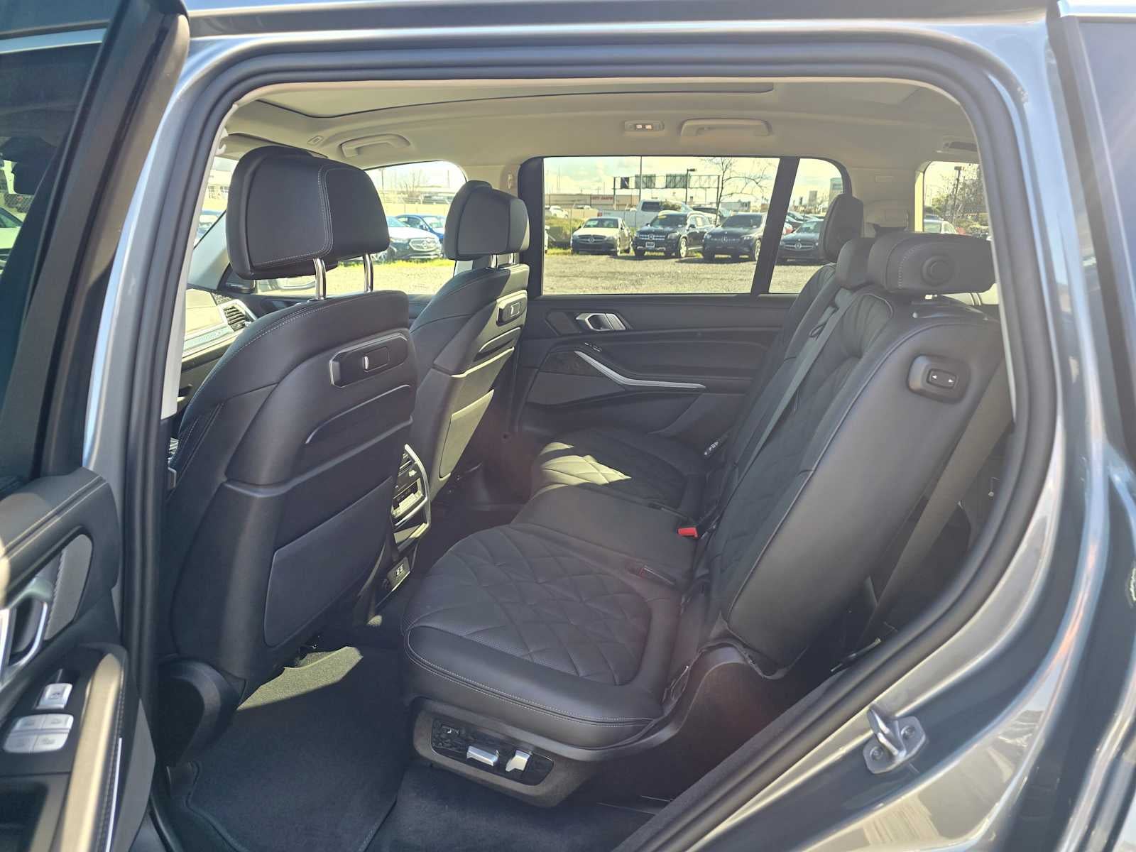 2025 BMW X7 xDrive40i xDrive40i