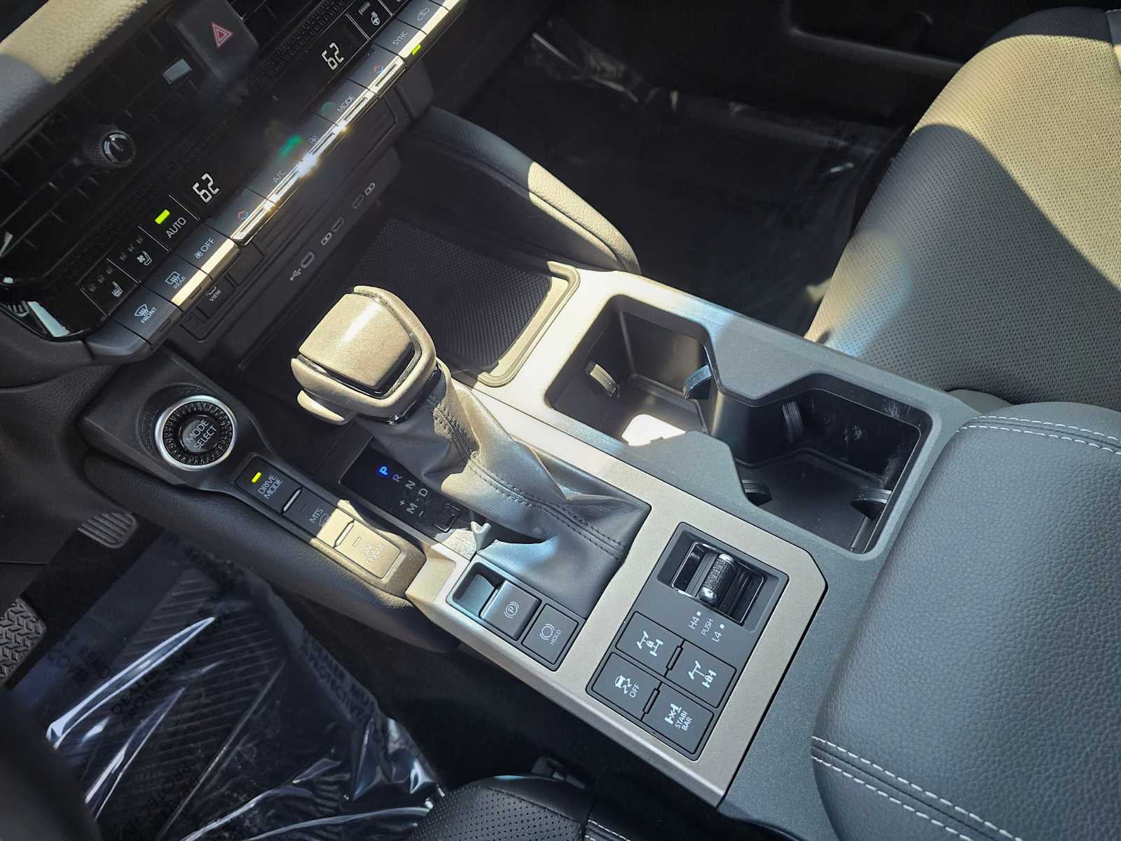 2025 Toyota Land Cruiser 4WD (Natl)