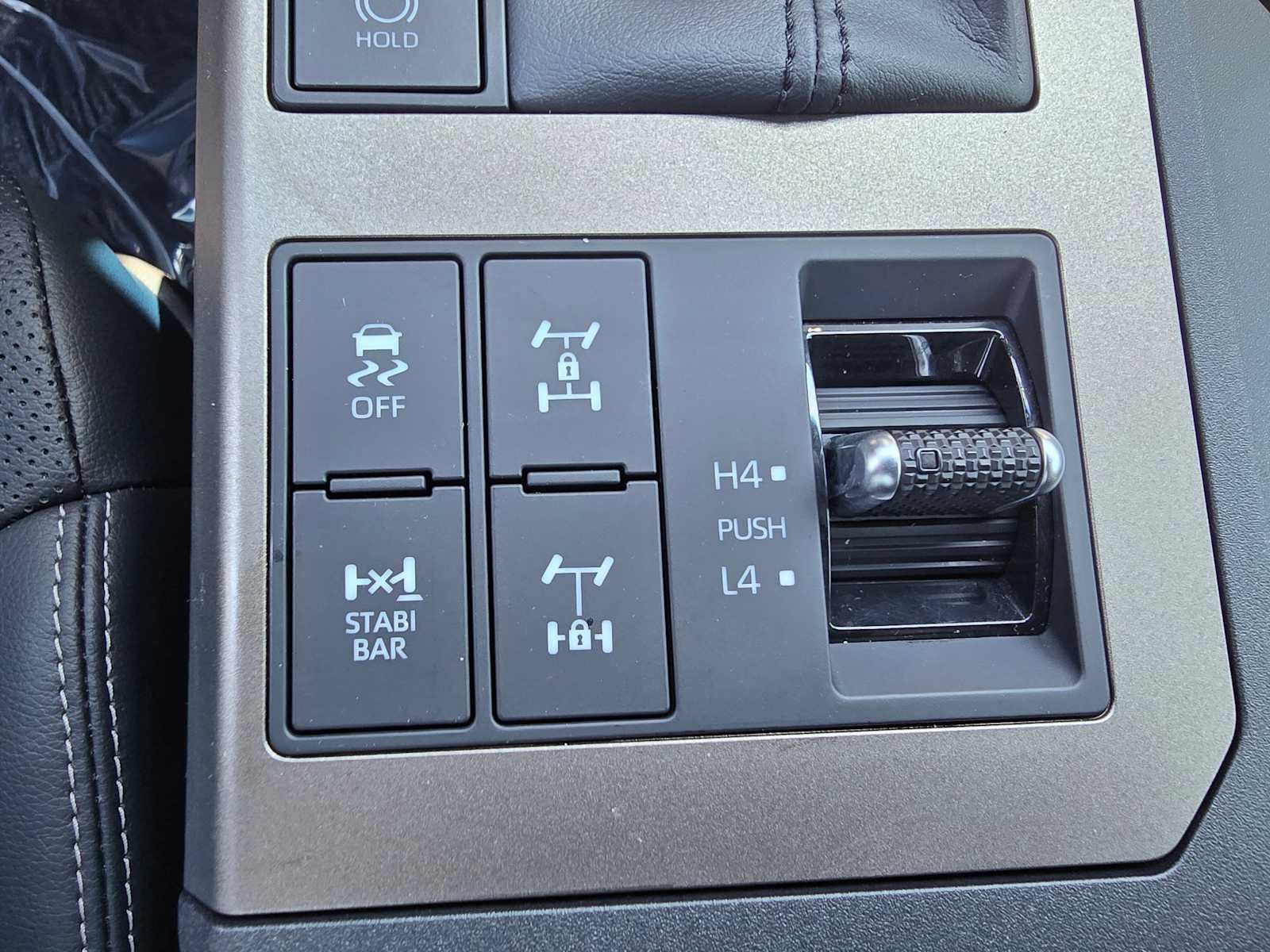 2025 Toyota Land Cruiser 4WD (Natl)