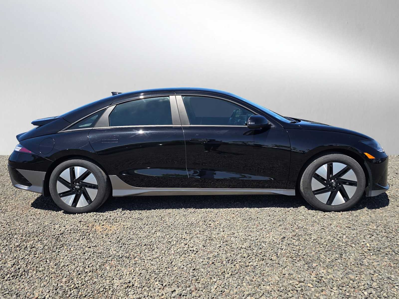 Used 2024 Hyundai IONIQ 6 SE with VIN KMHM24AC4RA056439 for sale in San Rafael, CA