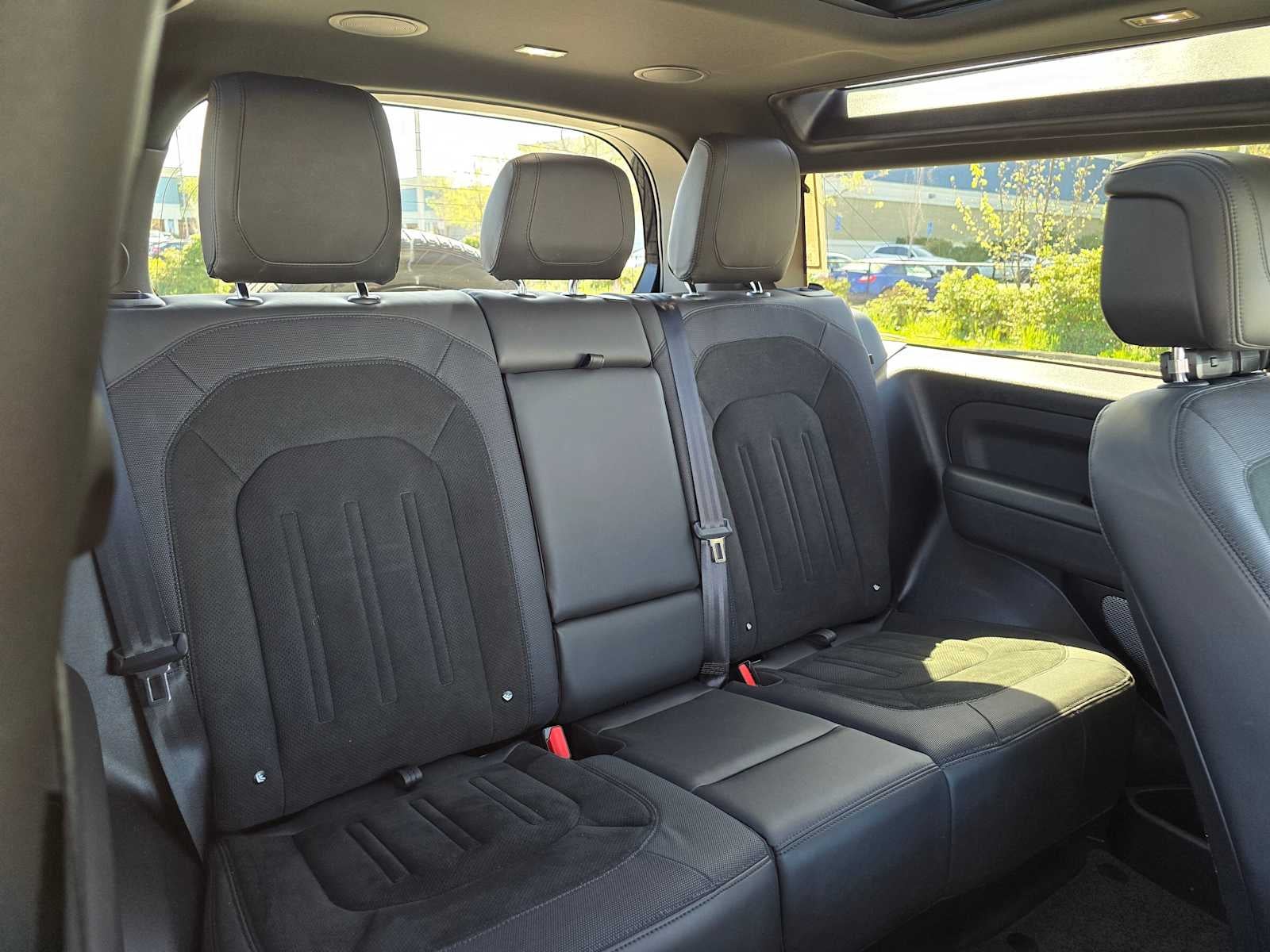 2024 Land Rover Defender V8