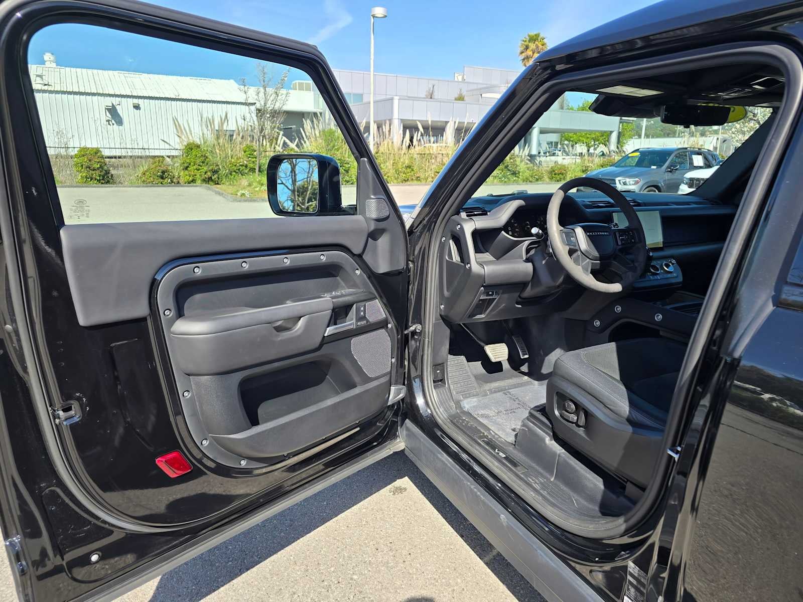 2024 Land Rover Defender V8