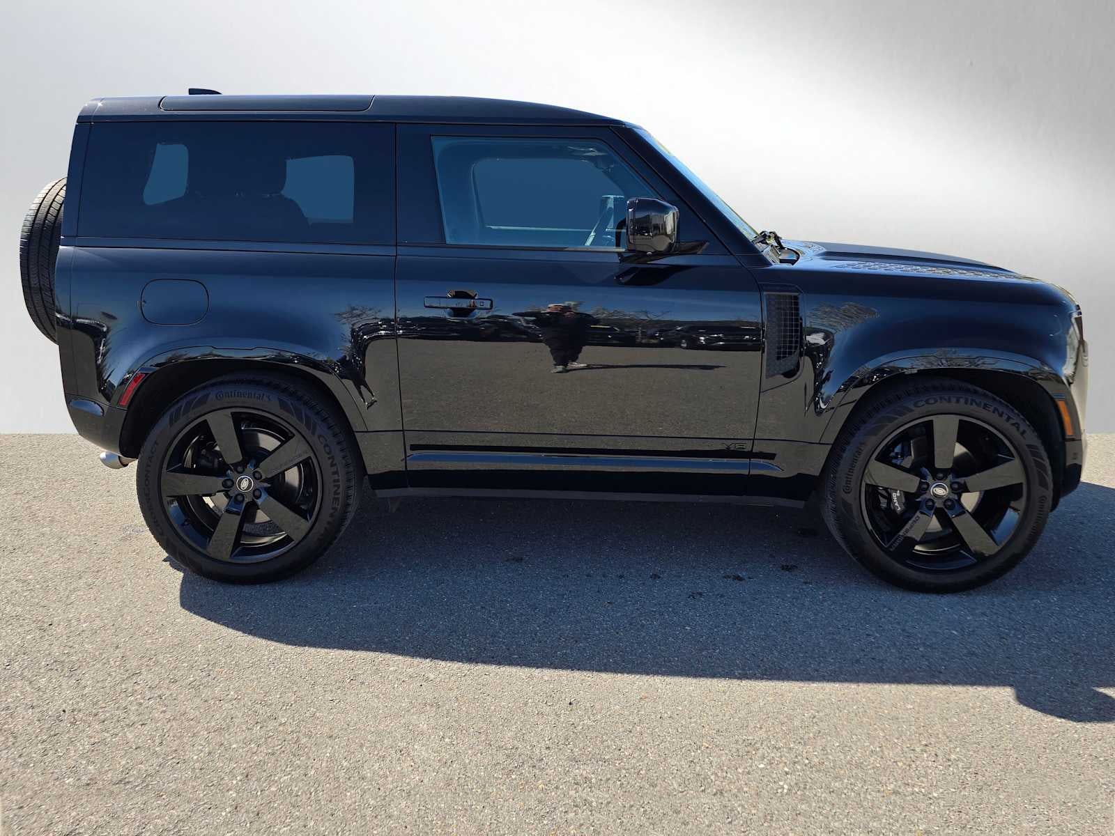 2024 Land Rover Defender V8