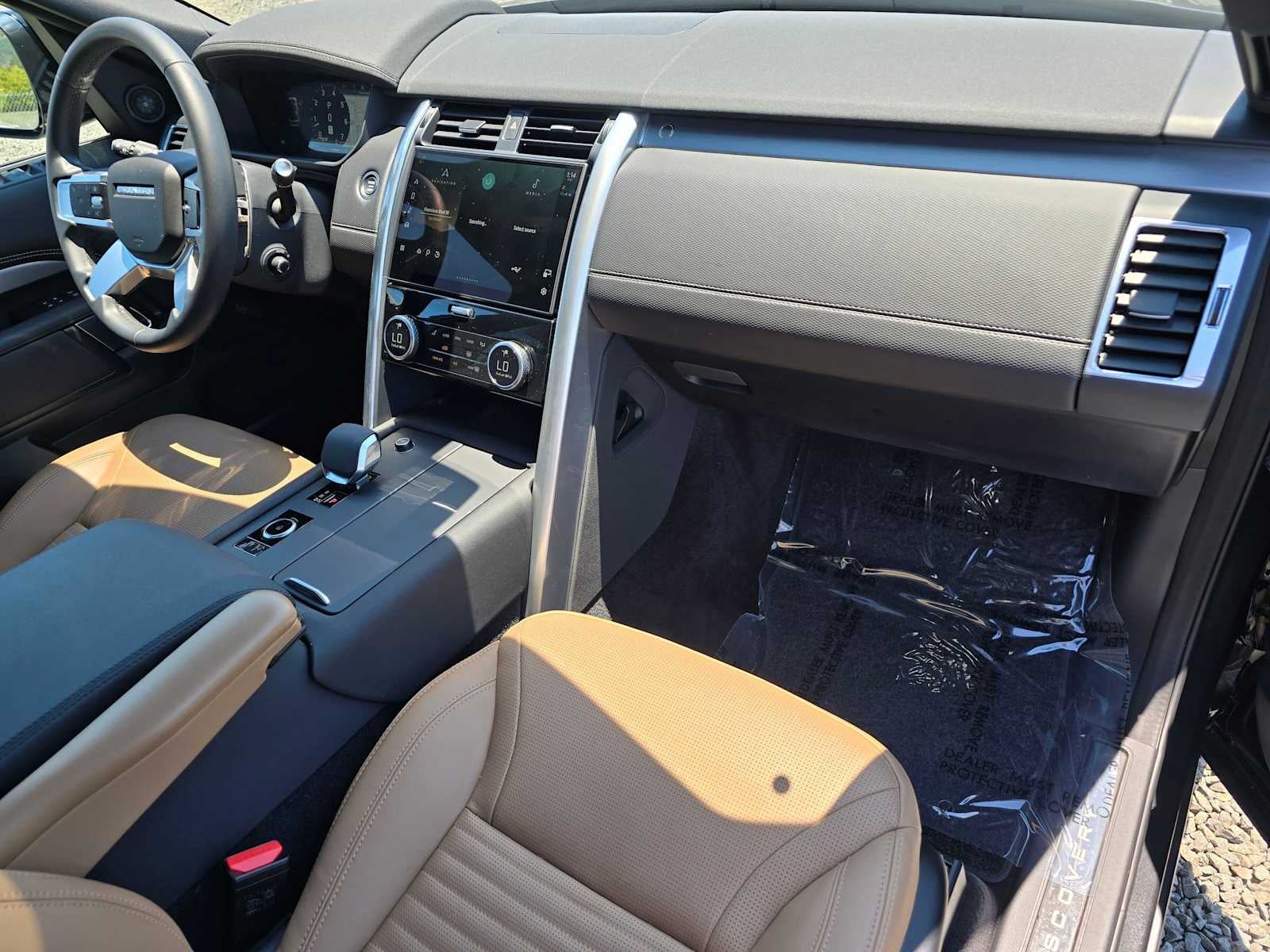 2025 Land Rover Discovery Dynamic SE