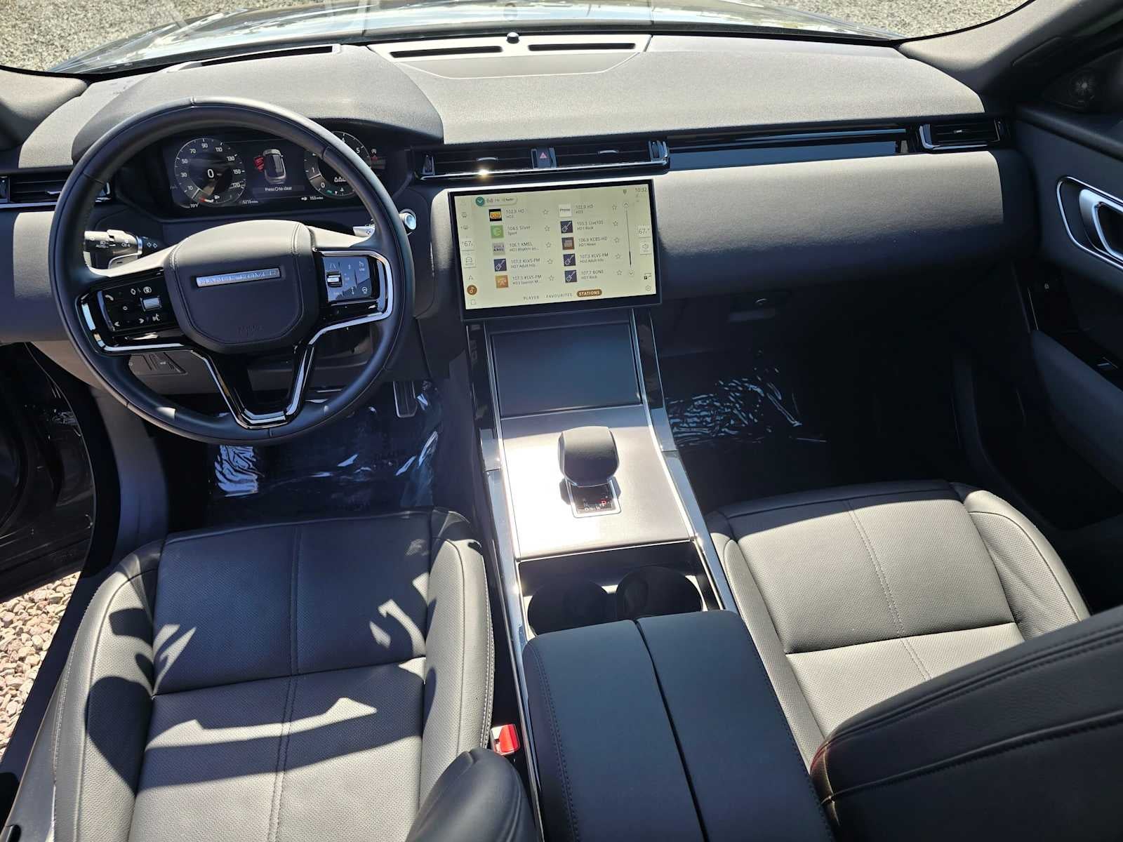 2025 Land Rover Range Rover Velar Dynamic SE - Photo 18