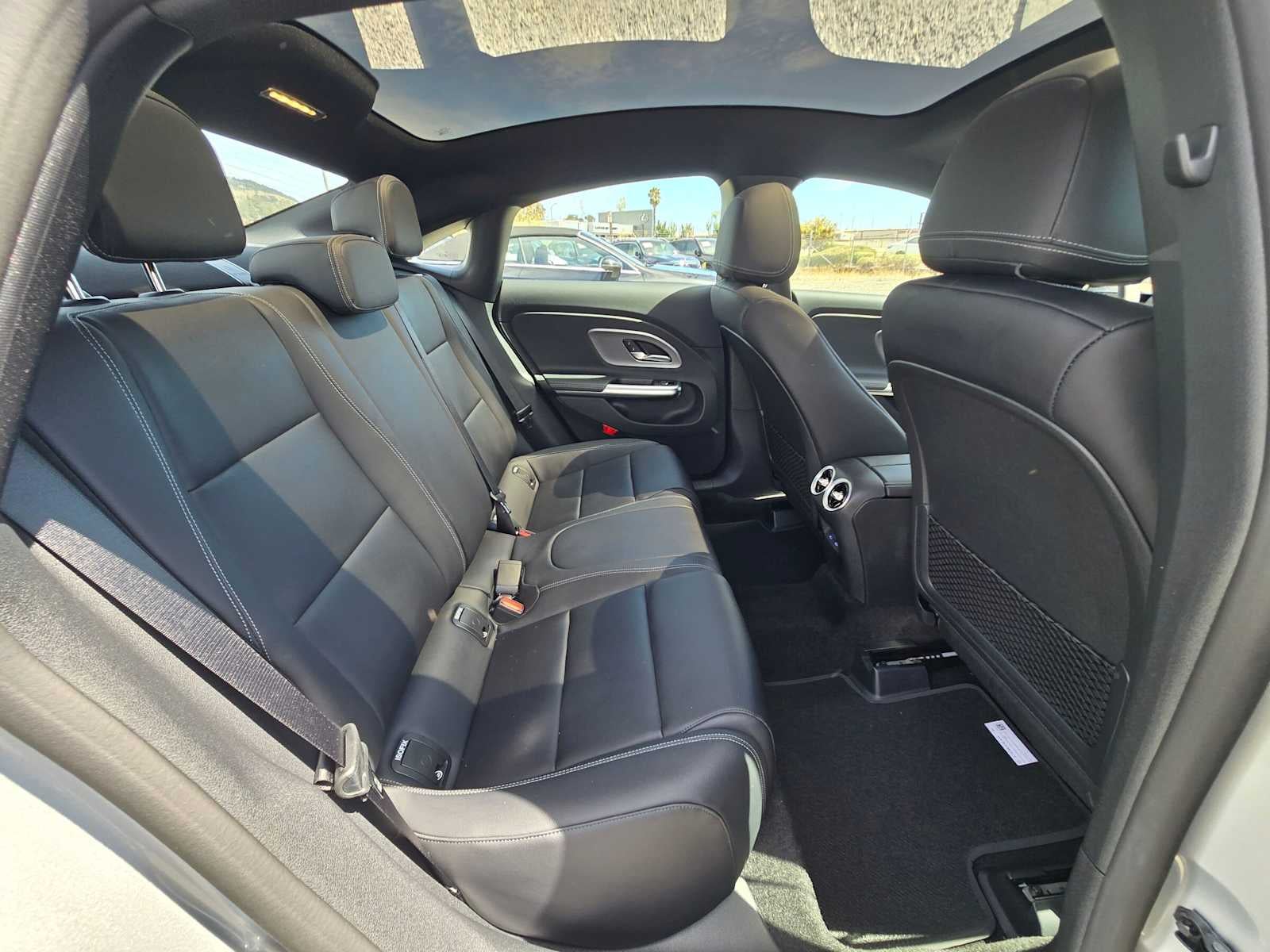 2027 Mercedes-Benz CLA 220 Hybrid FWD