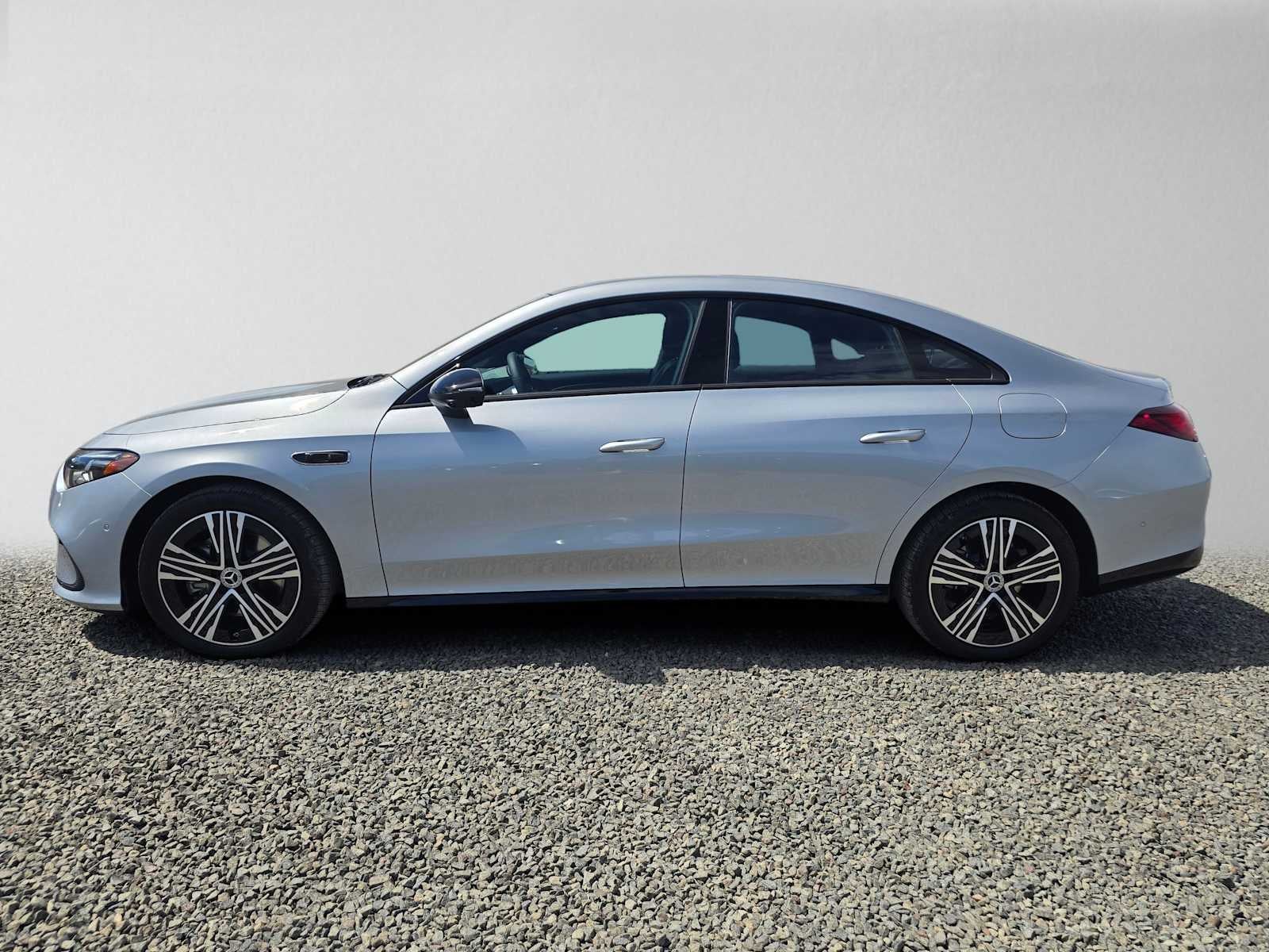 2027 Mercedes-Benz CLA 220 Hybrid FWD