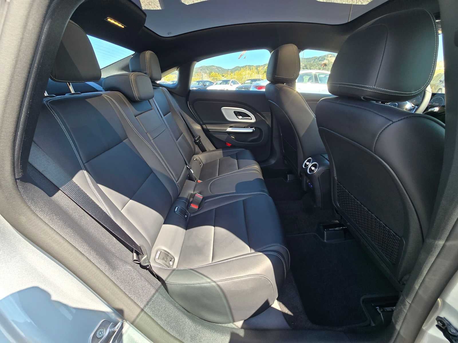 2027 Mercedes-Benz CLA 220 Hybrid FWD