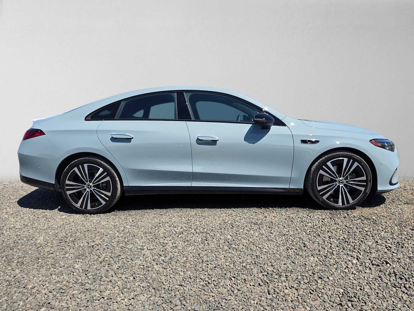 2027 Mercedes-Benz CLA 220 Hybrid FWD