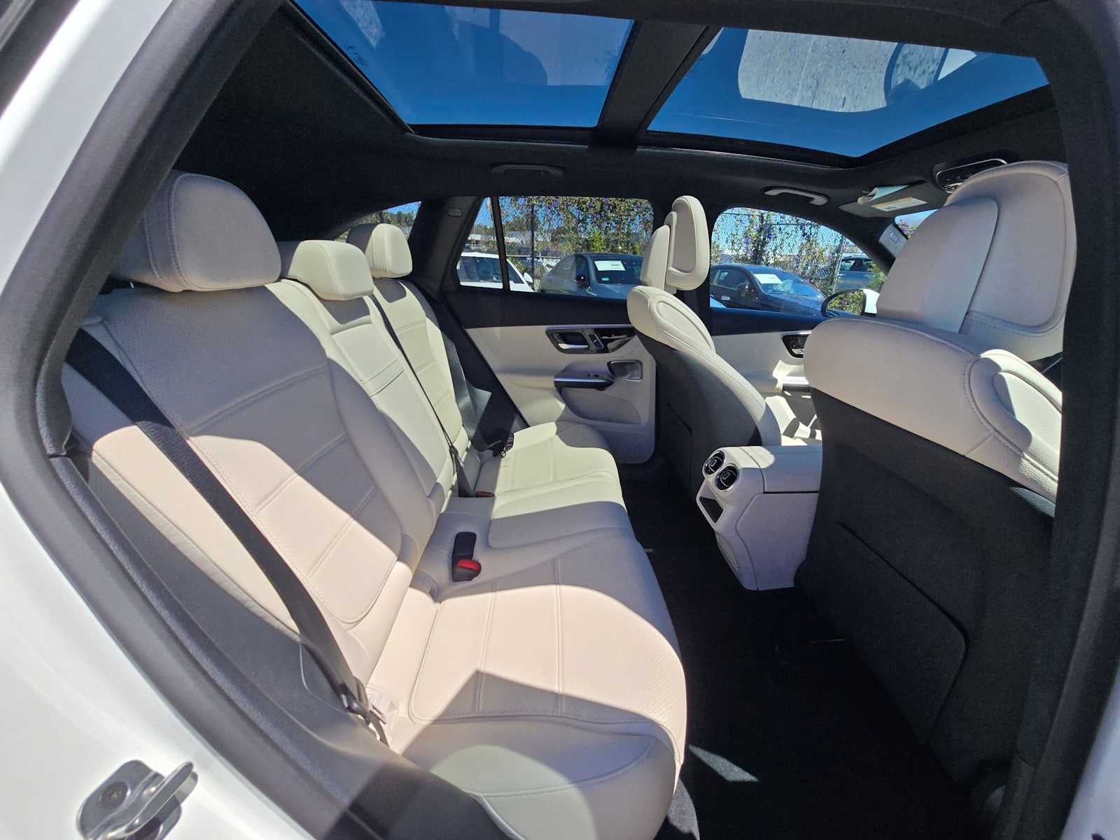 2026 Mercedes-Benz GLC Base - Photo 12