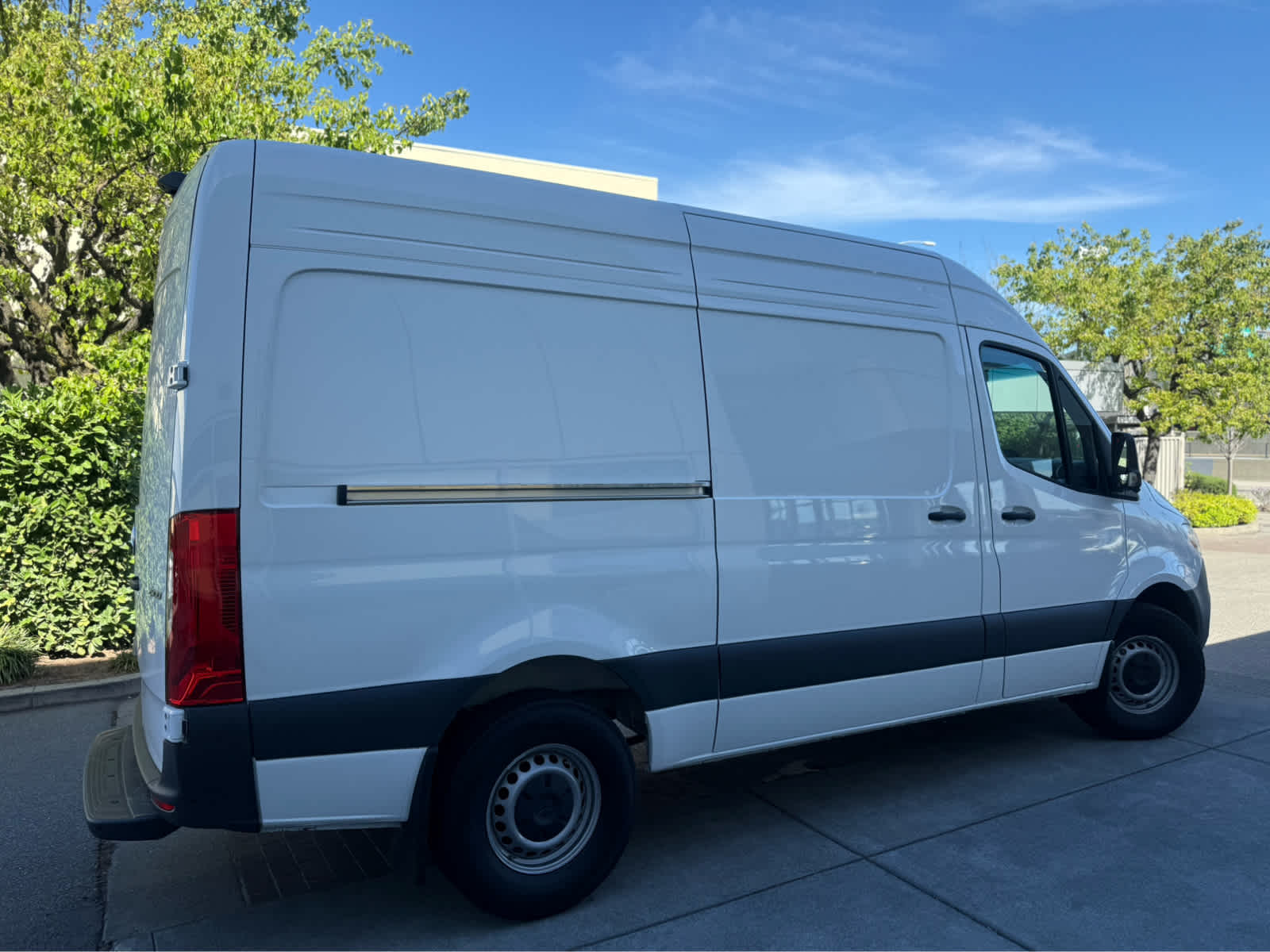 2025 Mercedes-Benz Sprinter Cargo Van 2500 Standard Roof I4 Diesel 144" RWD