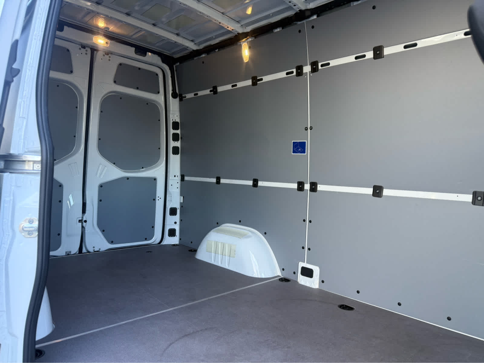 2025 Mercedes-Benz Sprinter Cargo Van 2500 Standard Roof I4 Diesel 144" RWD