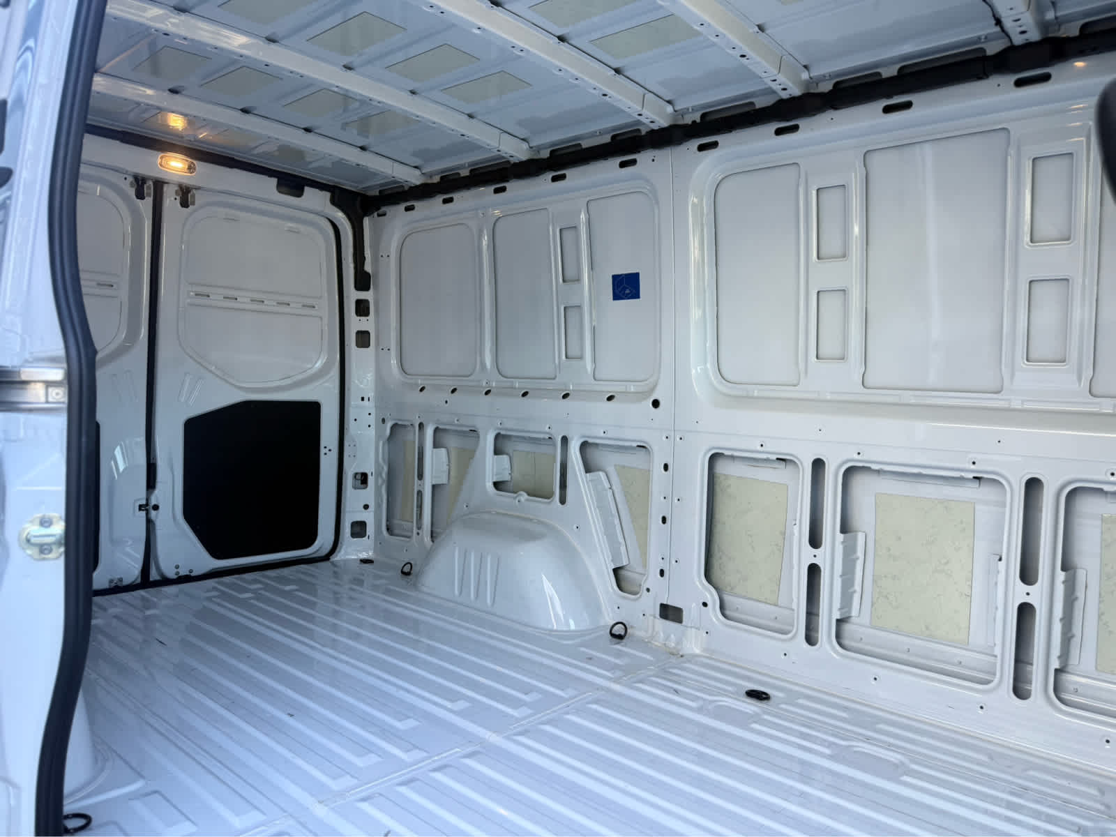 2025 Mercedes-Benz Sprinter Cargo Van 2500 Standard Roof I4 Diesel 144" RWD