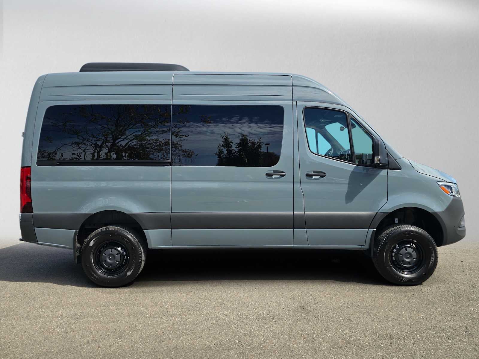 2026 Mercedes-Benz Sprinter Passenger Van 2500 Standard Roof I4 Diesel HO 144 AWD