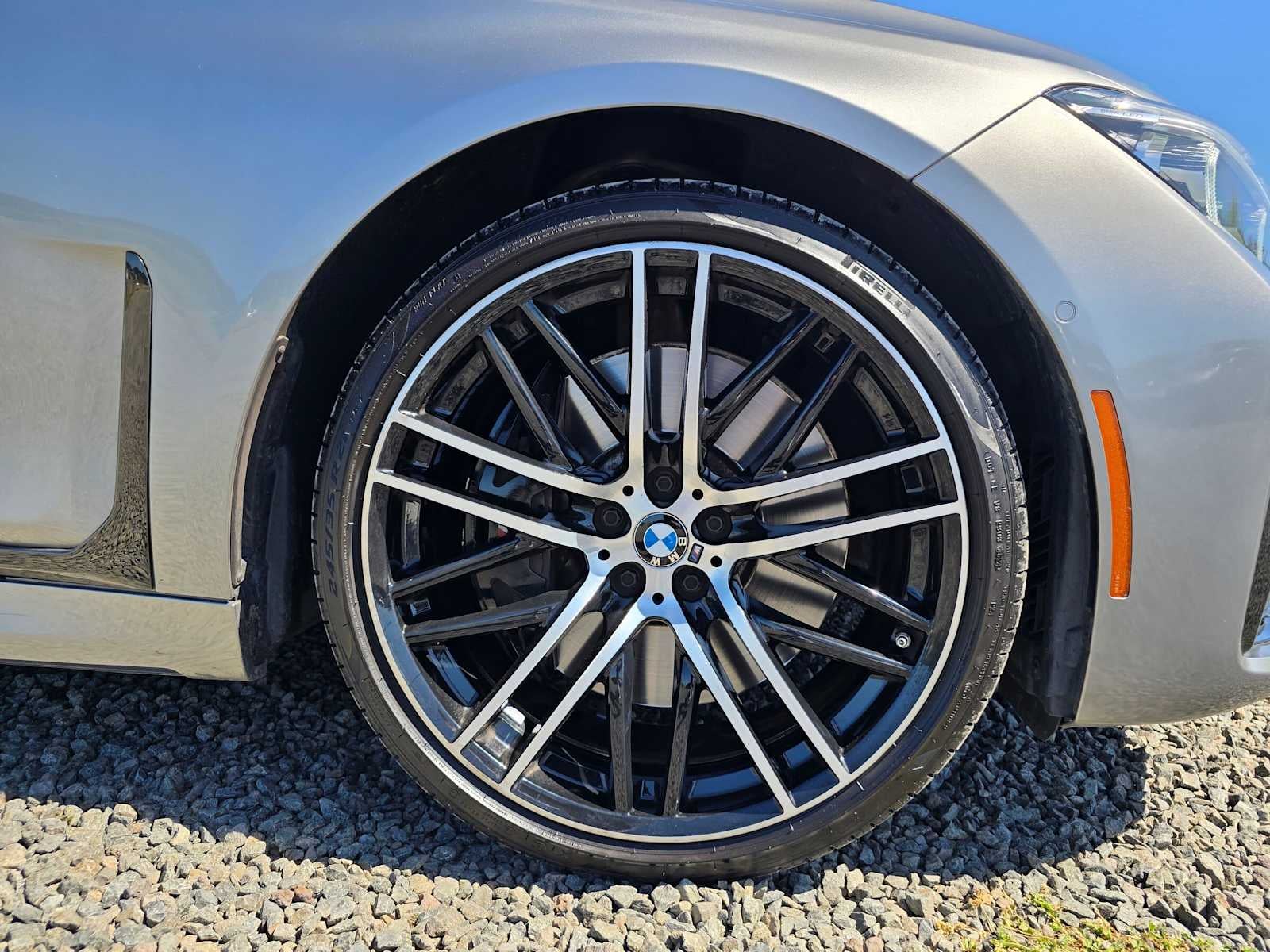 2021 BMW 740i 740i